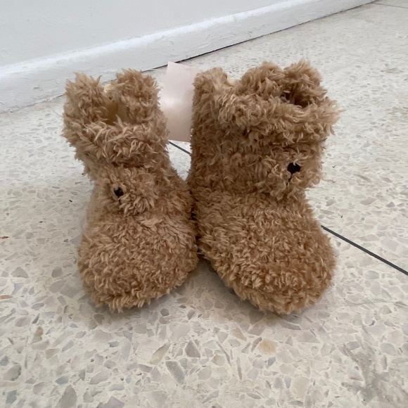 NWT GAP Baby & Toddler Cozy Bear Slippers - Picture 1 of 5